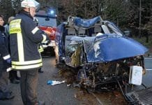 Σε ιδιαίτερα φορτισμένη ατμόσφαιρα, η κοινωνία της Παλλήνης ξεπροβόδισε τα 2 αδέλφια στην στερνή κατοικία τους