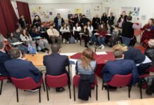 Επίσκεψη της Υπ. Παιδείας & του Κυβερνητικού Εκπροσώπου στο 2ο ΓΕΛ Γέρακα για το πρόγραμμα κατά των fake news