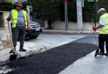 «Μπαλώματα» 2,4 εκατομμυρίων ευρώ για ένα οδικό δίκτυο στο Δήμο Παλλήνης σε πλήρη αποσύνθεση