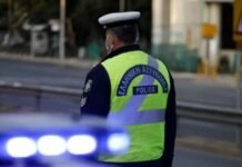 Εκτροπές και μποτιλιάρισμα αυτή την ώρα στη Λ. Μαραθώνος στην Παλλήνη λόγω ανατροπής οχήματος